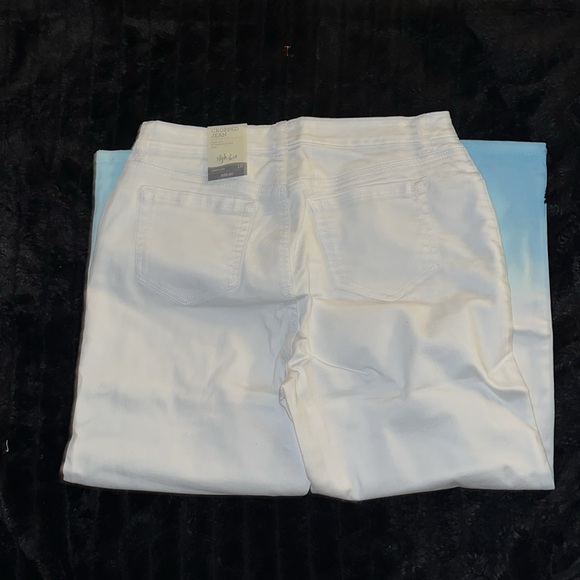 New! White Denim Dip Dye High Rise Capri - Picture 3 of 4